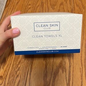 Clean skin Club XL face Towels and Extra Large Face Pads Never Opened